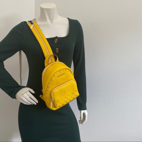 Firm ✨Michael Kors convertible Erin backpack - Picture 3 of 15